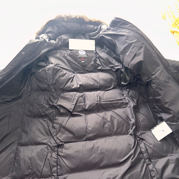 Canada Goose Shelburne Parka - Picture 2 of 9